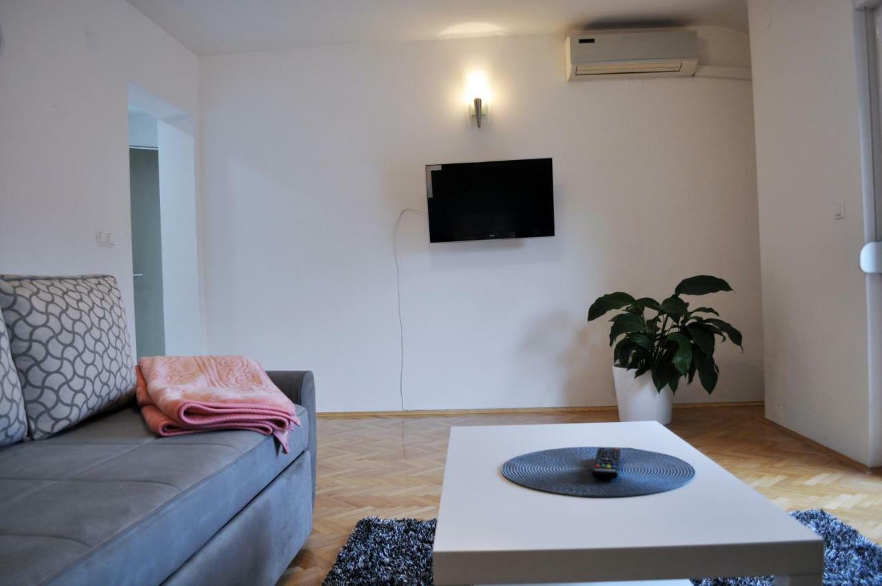 شقة توزلا  في Apartman Dina المظهر الخارجي الصورة