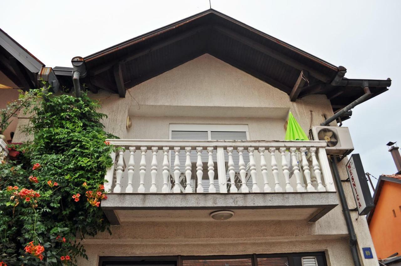 شقة توزلا  في Apartman Dina المظهر الخارجي الصورة